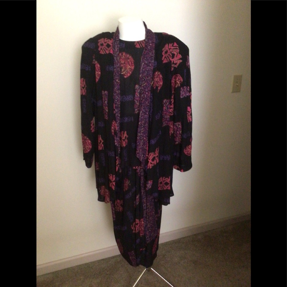 Three Piece Set w Black, Purple & Pink Design